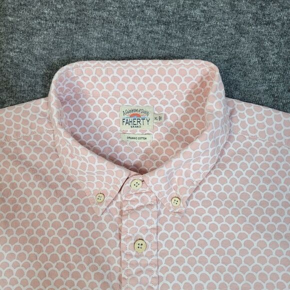 Faherty Playa Fish Scale Men's Short Sleeve Shirt Size XL Rose Geometric Patrern - Picture 3 of 11